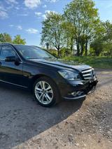 Mercedes-Benz 200 Kombi Schwarz Automatik Diesel  - Mercedes-Benz 200 mit Diesel-Antrieb: Kombi