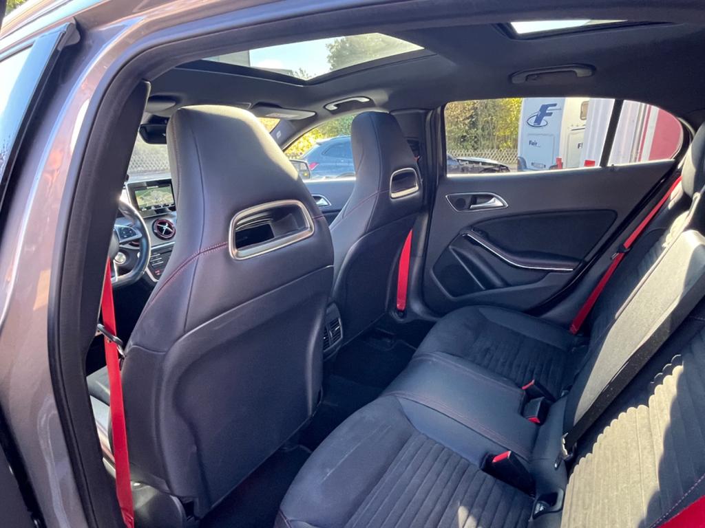 Mercedes-Benz GLA 45 AMG