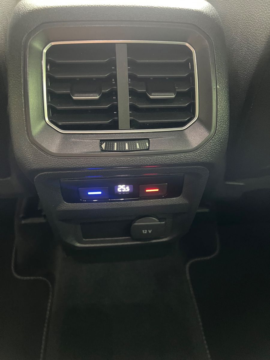 Fahrzeugabbildung Volkswagen Tiguan Highline 4Motion R line *HEAD-UP*MEMORY*