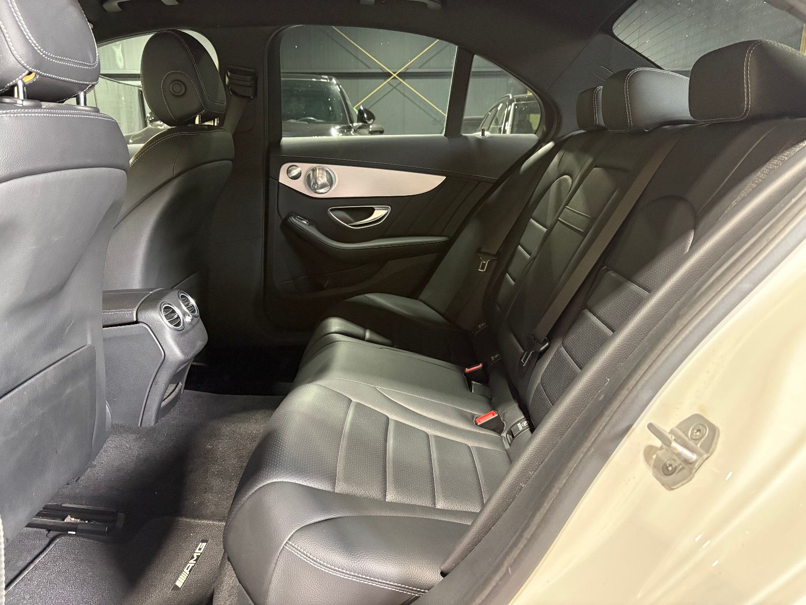 Fahrzeugabbildung Mercedes-Benz C 200 Lim. C 200 CGI/AMG-LINE/PDC/SOUND/SHZ/KLIM
