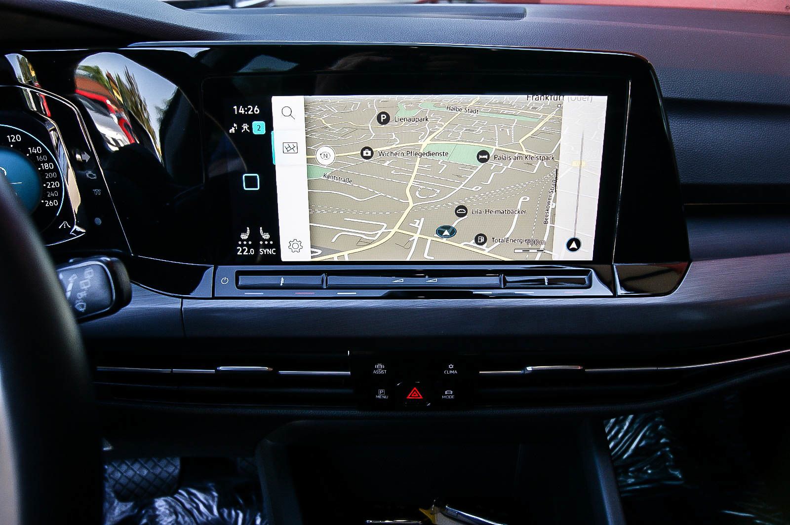 Fahrzeugabbildung Volkswagen Golf VIII 1.5eTSI DSG First Edition MATRIX ANHZV