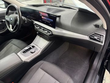 BMW 318i Touring Head-Up DAB LED RFK Tempomat Shz