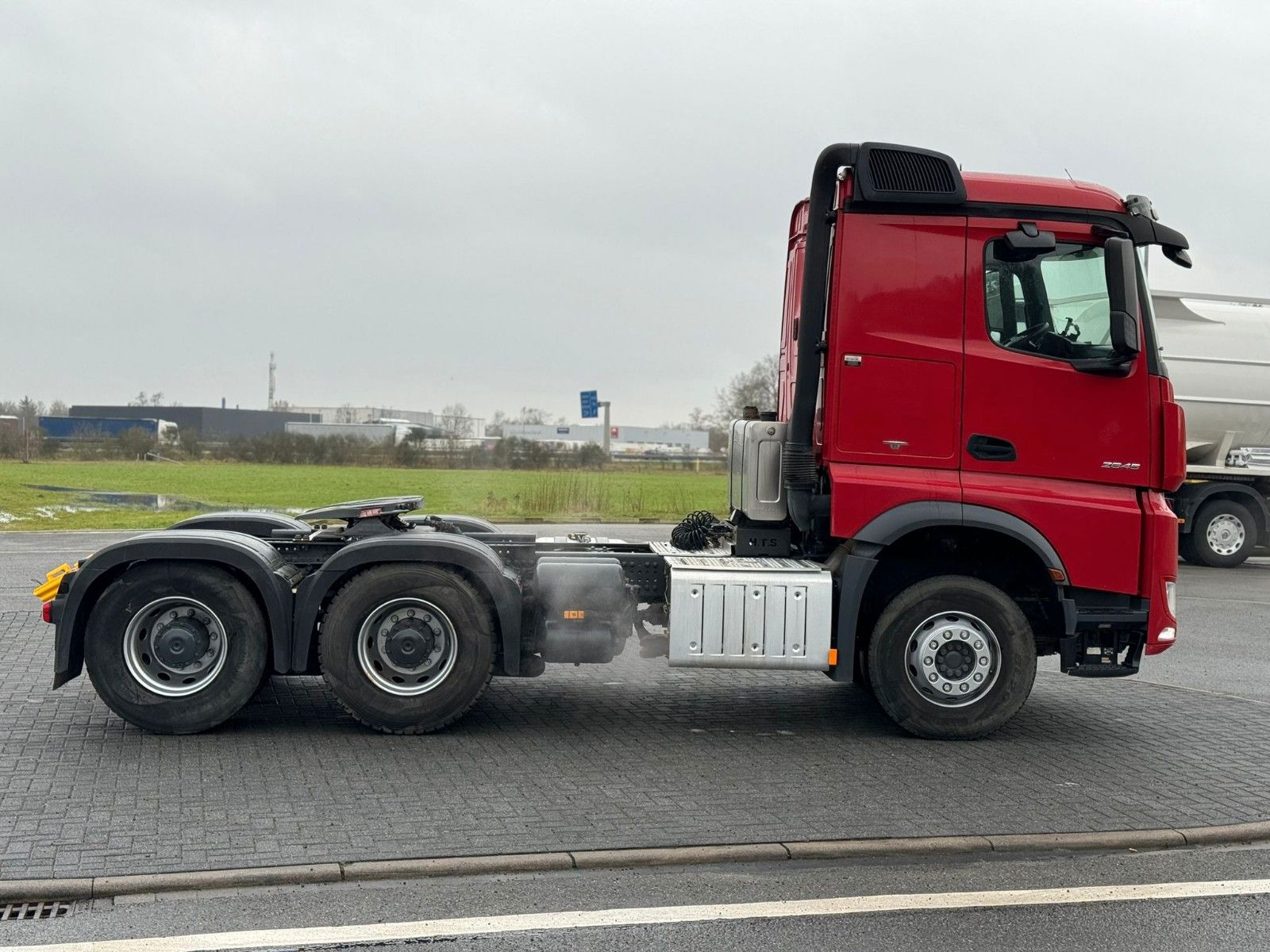 Fahrzeugabbildung Mercedes-Benz Arocs 2645 6x4 SZM Kipphydraulik
