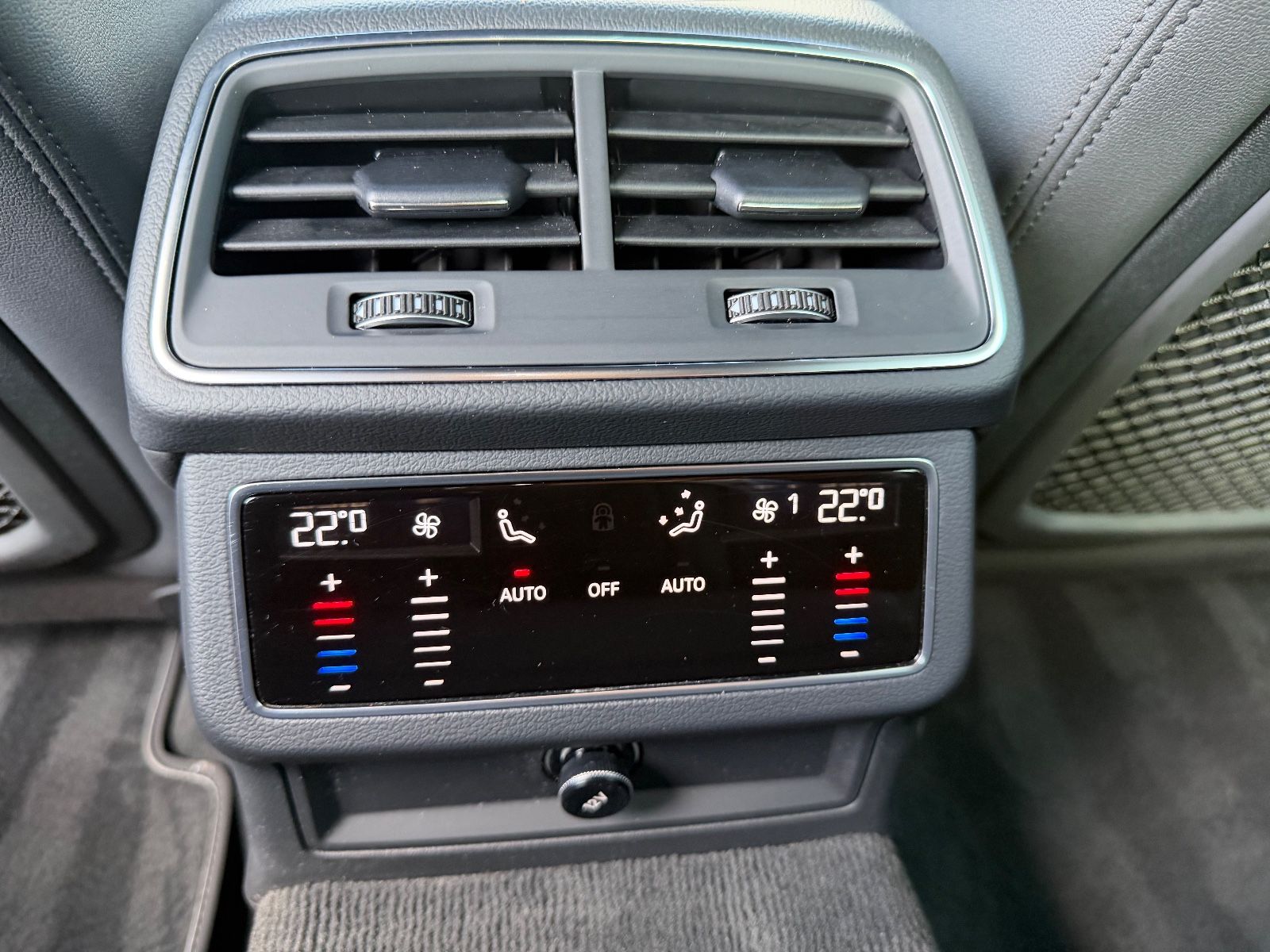 Fahrzeugabbildung Audi A6 Lim. 50 TFSI e quattro sport S-LINE BLACK EDI