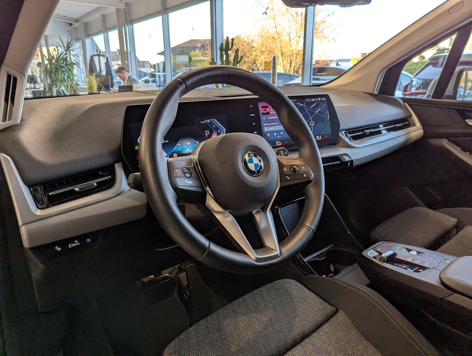 Fahrzeugabbildung BMW 220 Active Tourer i Travel-Paket Panorama AHK