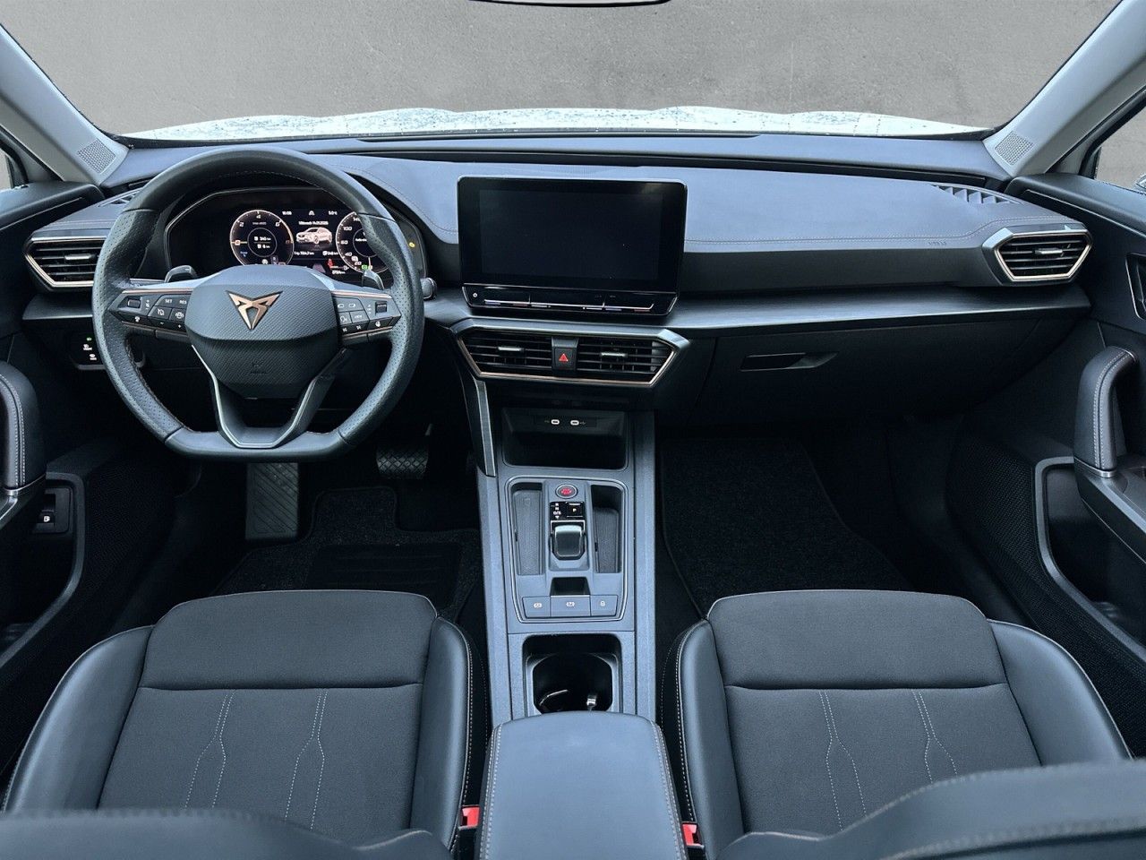 Fahrzeugabbildung CUPRA Formentor 1.4 e-HYBRID (204PS) - mit KI generiert/bearbeitet