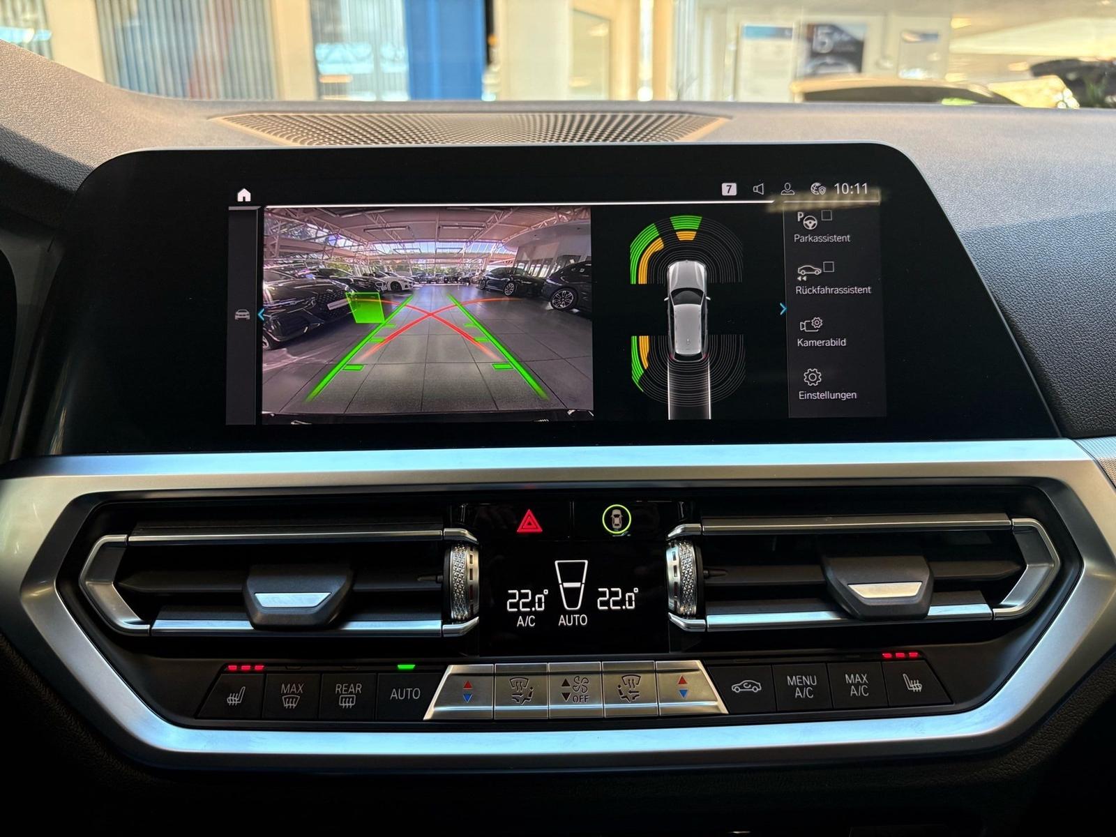 BMW 330e Sport Line DA Prof Laser PA HuD Pano HiFi