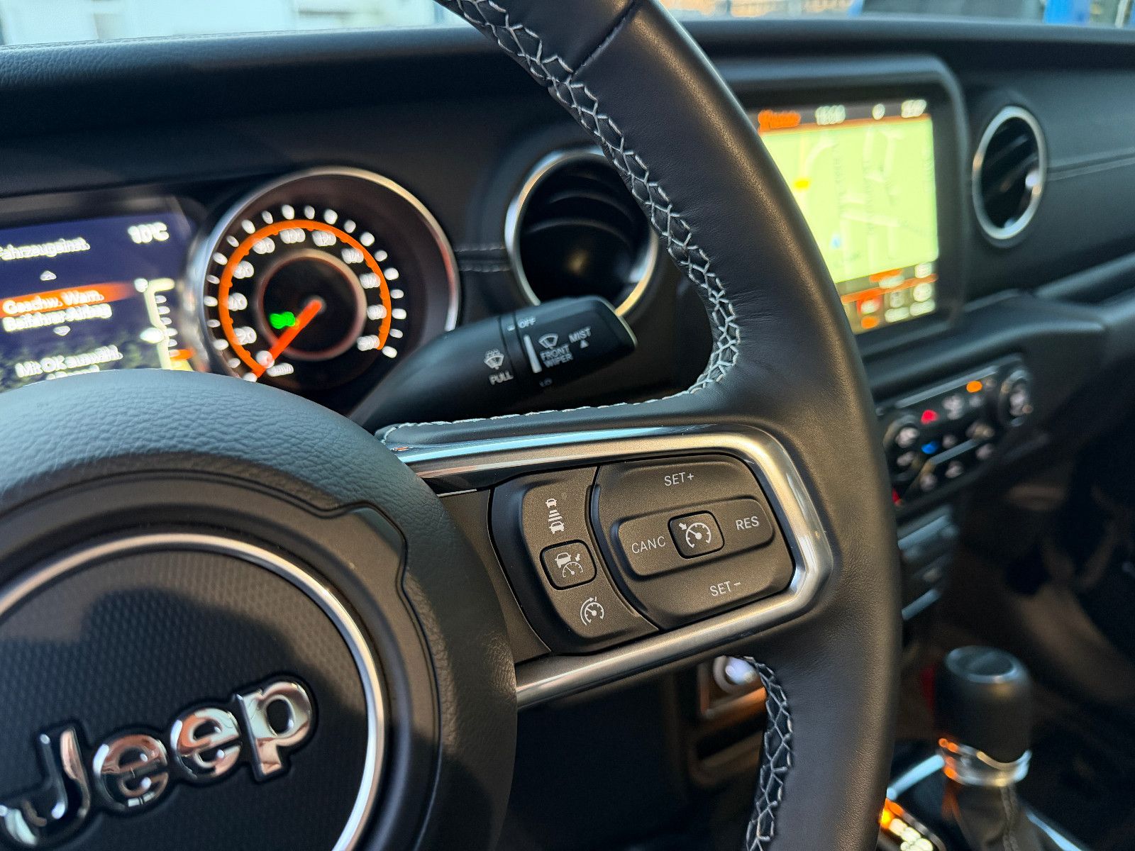 Fahrzeugabbildung Jeep Gladiator Overland 4WD/VOLL/NEUWAGENZUSTAND/