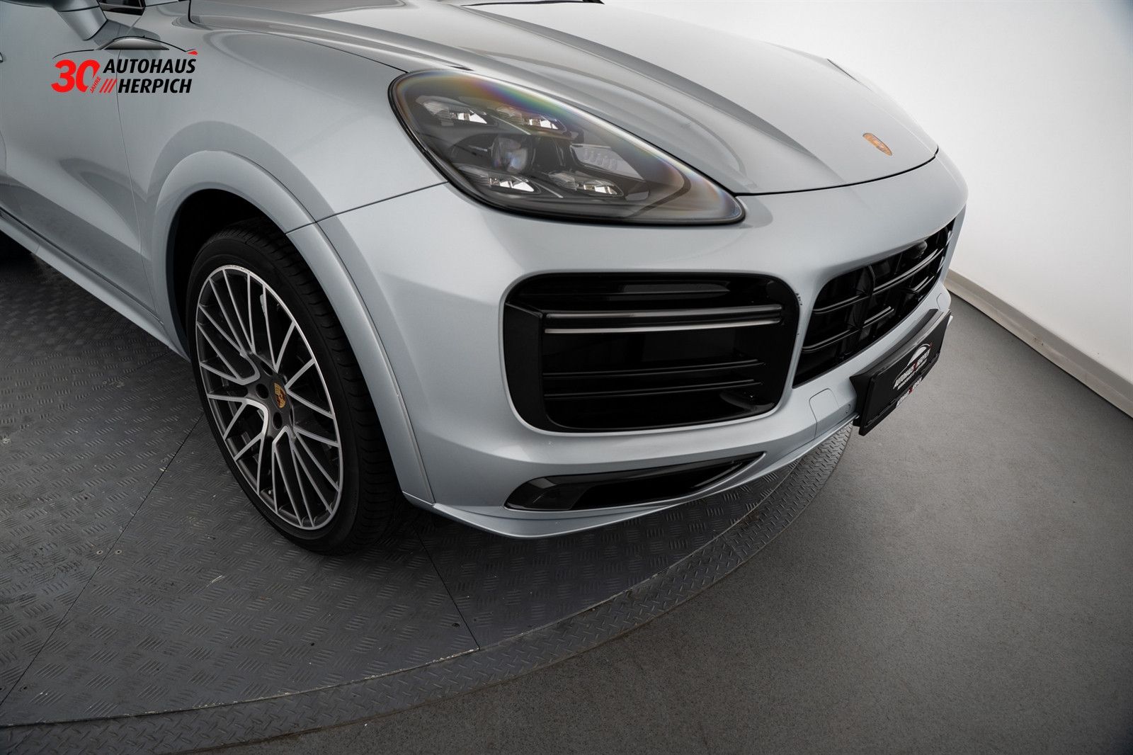 Porsche Cayenne Turbo Coupé 22" BiColor Carbon SAGA HAL  foto 8
