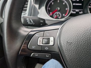 Volkswagen Golf - 10