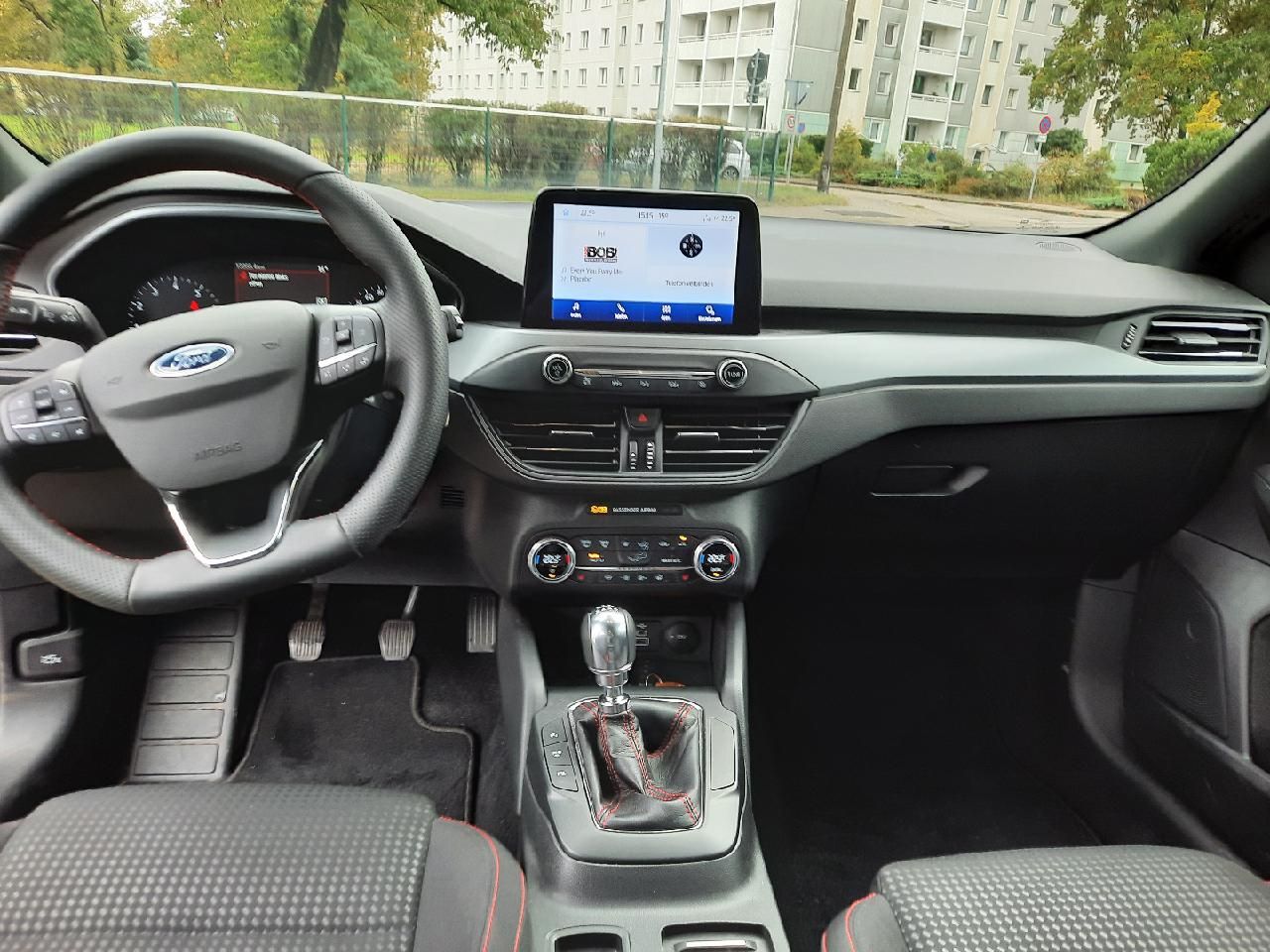 Fahrzeugabbildung Ford Focus ST-Line Navi, Freisprech, Winterpaket