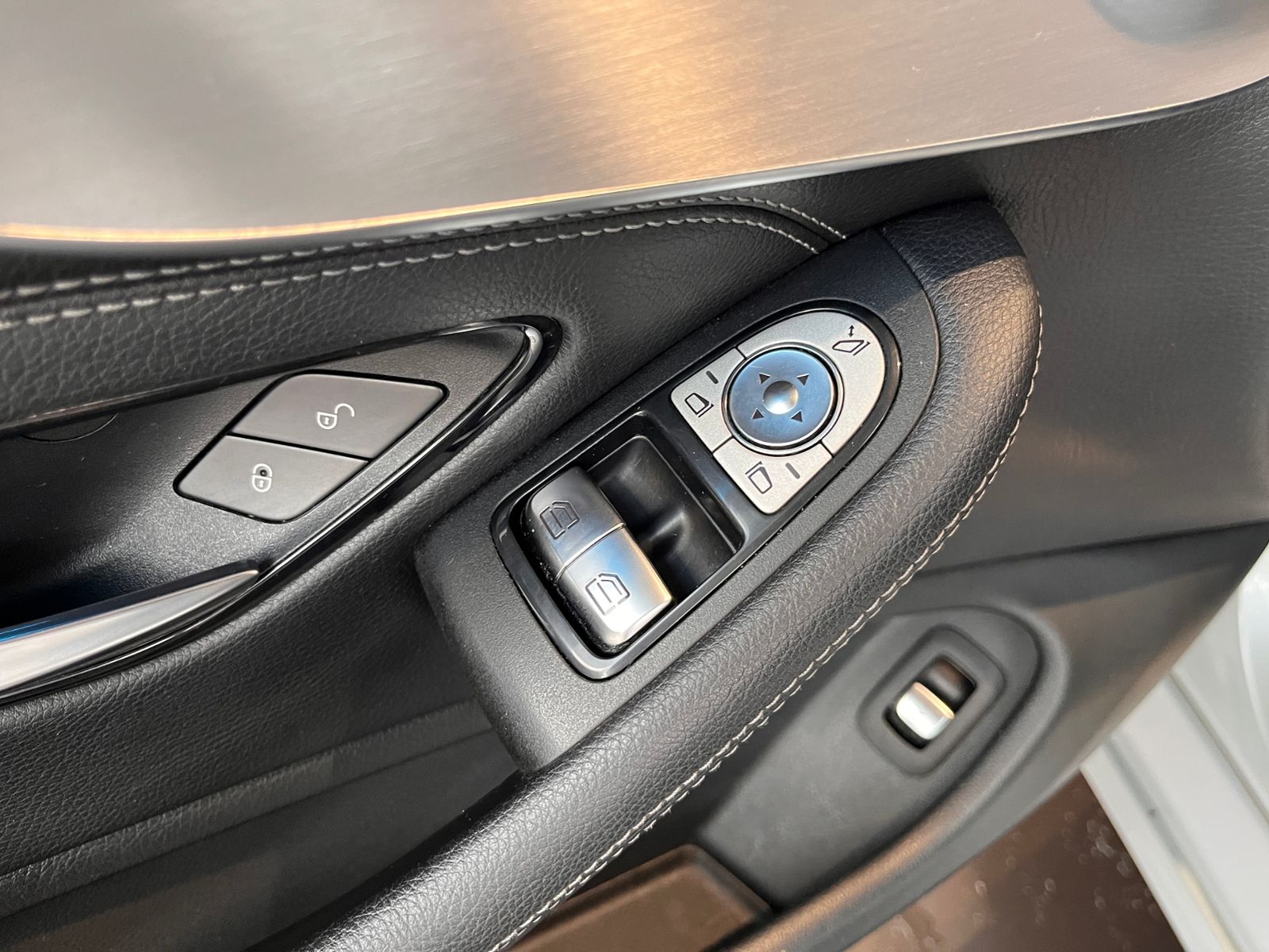Fahrzeugabbildung Mercedes-Benz C -Klasse Coupe 180 KLIMA LED NAVI ALU