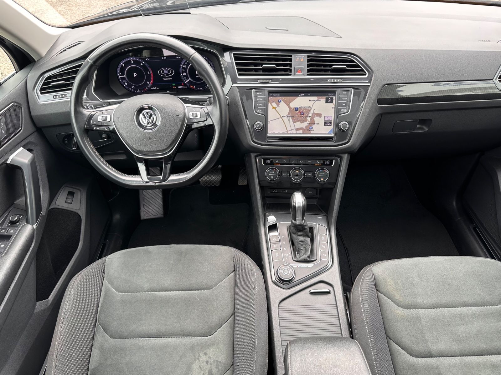 Fahrzeugabbildung Volkswagen Tiguan 2.0 TDI 4M Highline Pano/AHK/ACC/Navi/LED