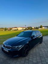 BMW 320d xDrive PANO/HUD/M-PAKET/19 ZOLL/GARANTIE