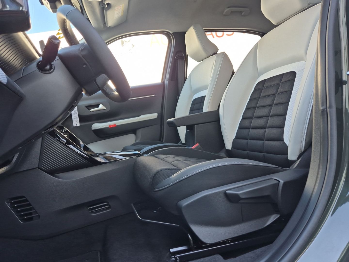 Fahrzeugabbildung Citroën C3 Aircross Elektro 113 MAX LED CarPlay Klimaaut