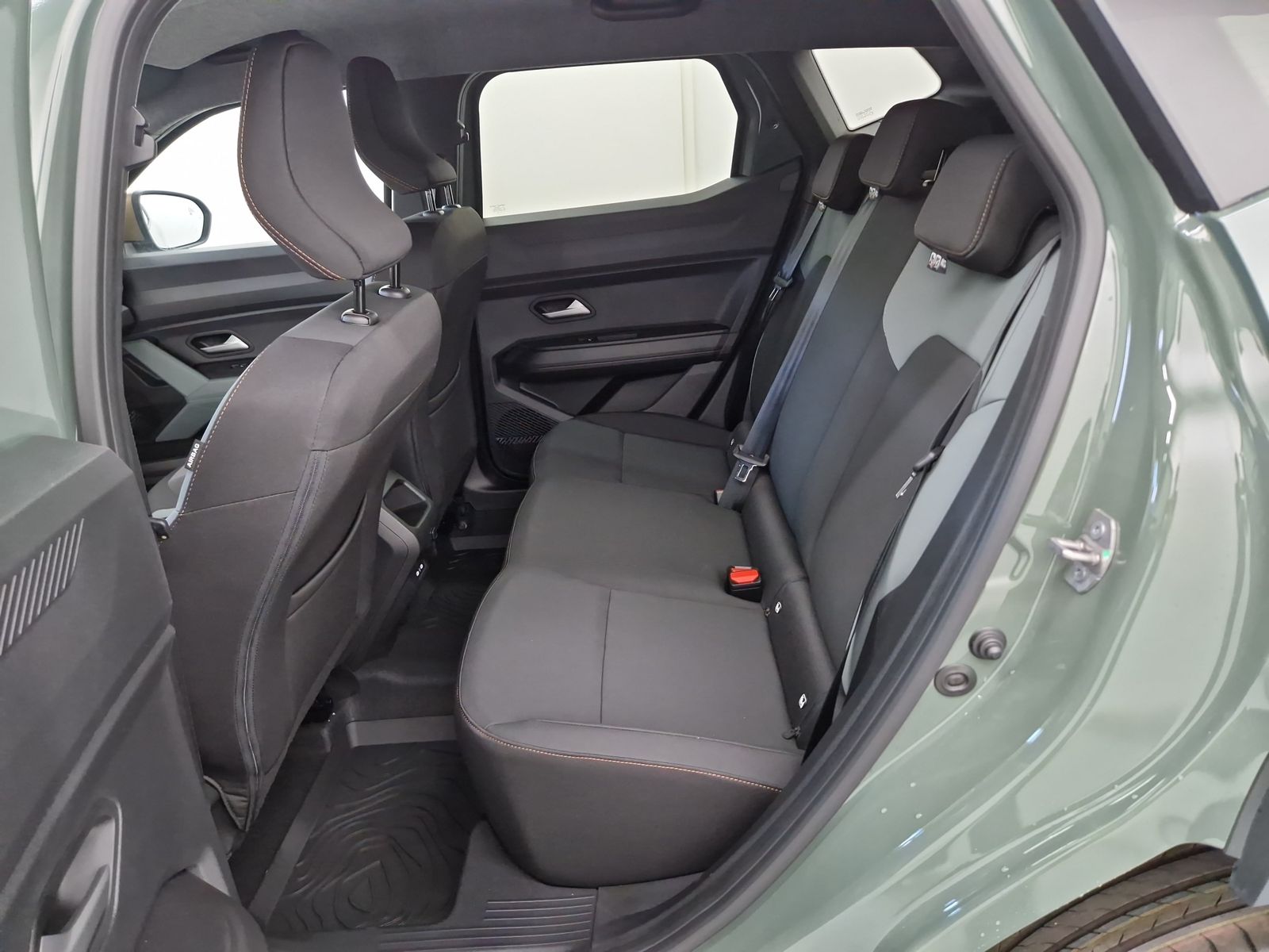 DACIA Duster Extreme Hybrid 155 Winterpaket – Bild 9
