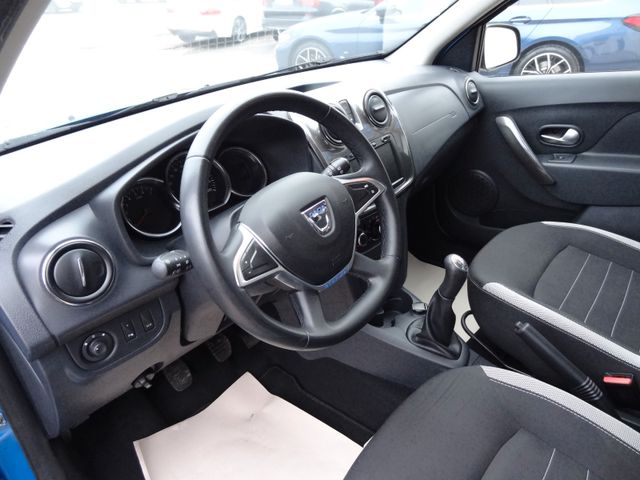 Fahrzeugabbildung Dacia Sandero II Stepway Prestige/1.Hd/Navi/PDC/87TKM/