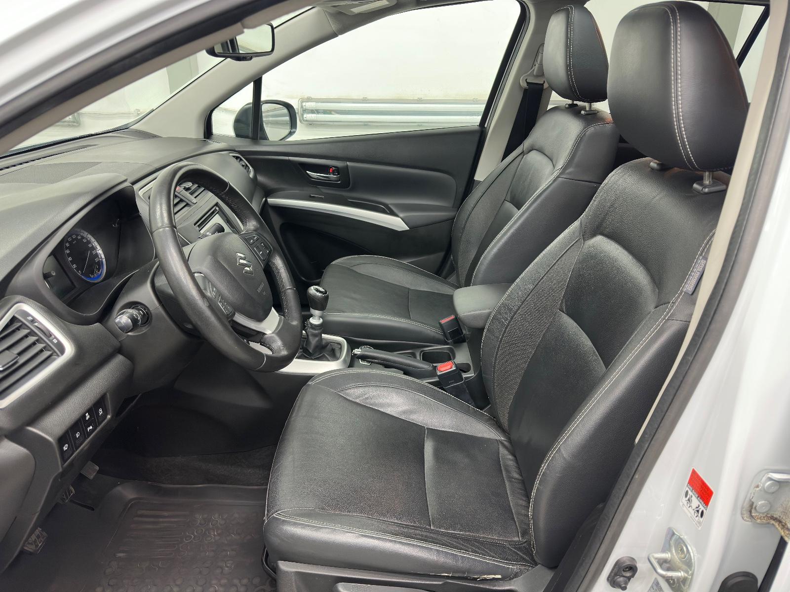Suzuki (SX4) S-Cross 1.6 DDiS Comfort+ 4WD LEDER NAVI