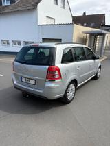 Opel Zafira B Family Automatik Kamera7Sitz Navi 55Tkm - Opel Zafira: Automat