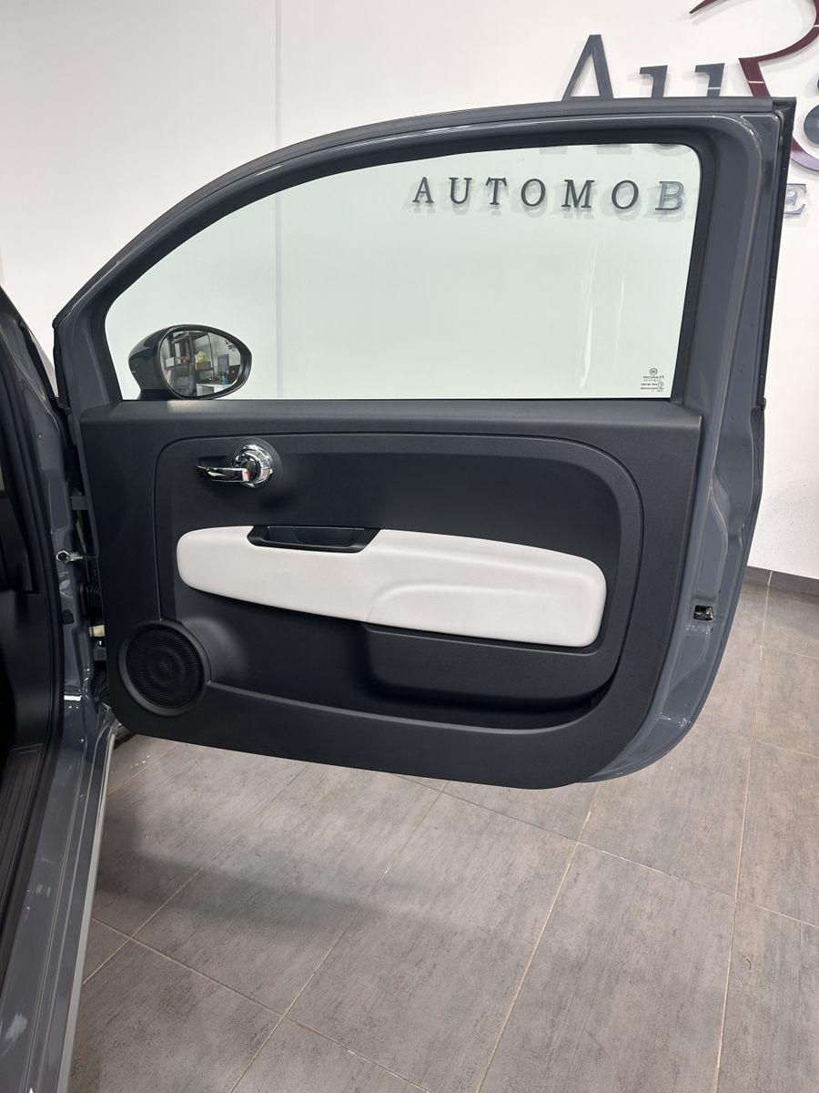 Fahrzeugabbildung Fiat 500 1.0 DolceVita PANORAMA+CARPLAY+TECH+PP+2HD