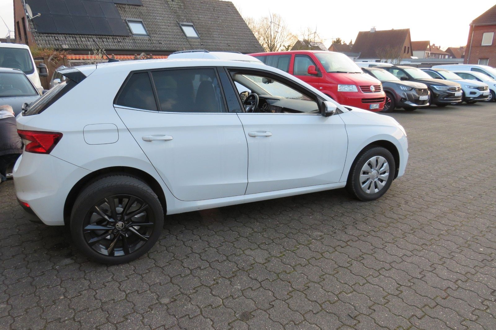 Fahrzeugabbildung SKODA Fabia SPORT DSG 17`SCHWARZ KESSY BI-LED PDC 1.H