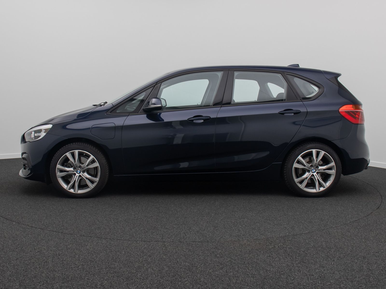 Fahrzeugabbildung BMW 225 Active Tourer iPerf ACC Kamera HUD DAB 18"