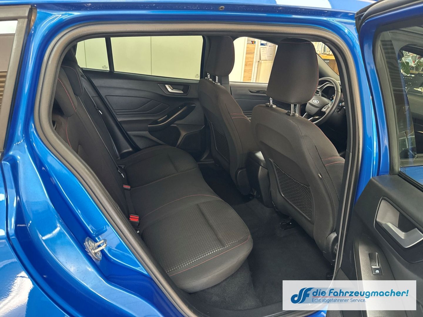 Fahrzeugabbildung Ford Focus Turnier ST-Line Sportpaket Navi Memory Sit