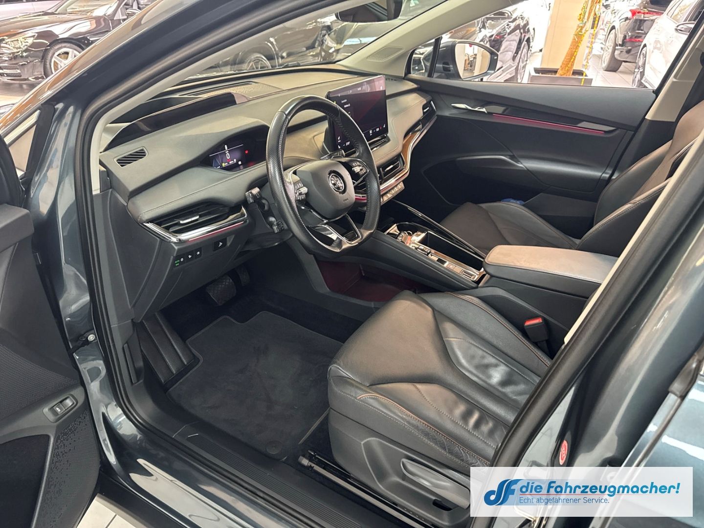 Fahrzeugabbildung SKODA Enyaq 80 Suite HUD El. Panodach Navi Leder Digi