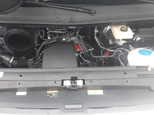Fahrzeugabbildung Volkswagen Crafter 35 Kasten 2.0TDI MR +AHK+LED+NAVI+6Sitze