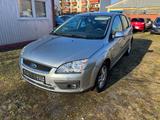 Ford Focus 1.6 Ghia - Ford Gebrauchtwagen von 2005