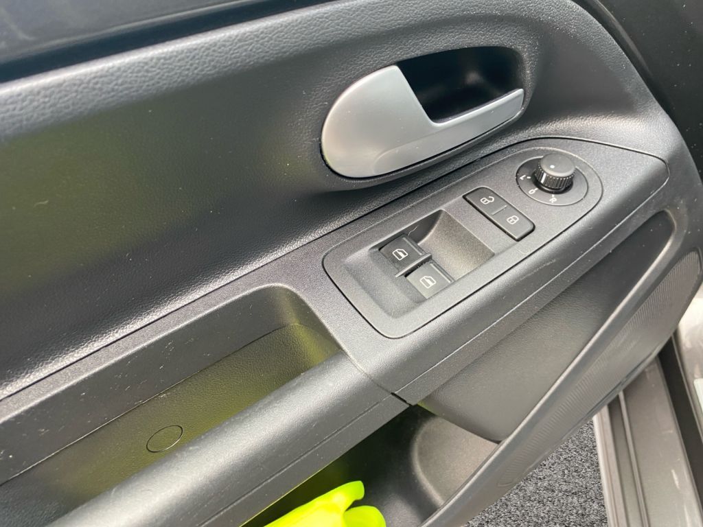 Fahrzeugabbildung Volkswagen e-up Style Plus Climatronic,SH, FS beheizb.