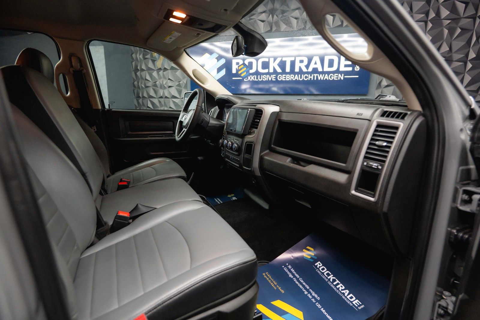 Fahrzeugabbildung Dodge RAM 5.7 V8 HEMI 4x4 OFFROAD Night-Paket LONGBED