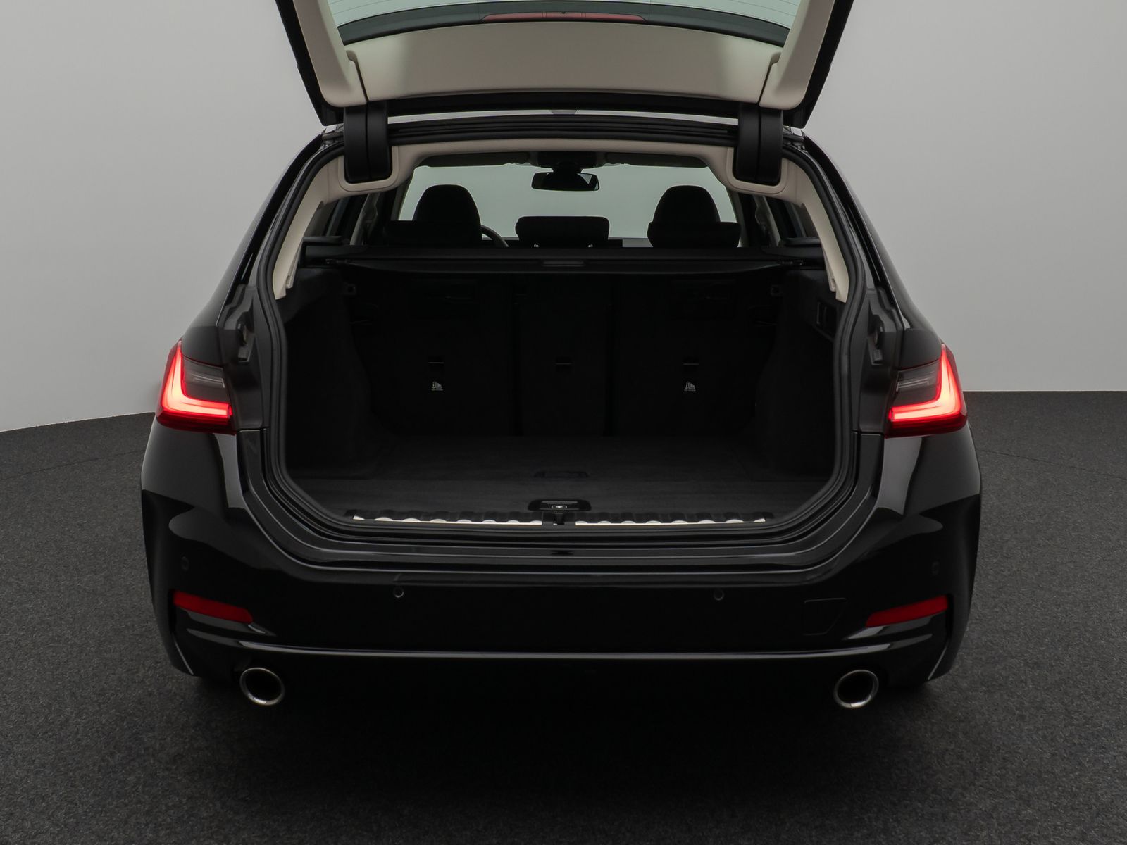 Fahrzeugabbildung BMW 318i DAB CockPit+PDC Sitzhzg Geschwindigkeitsreg