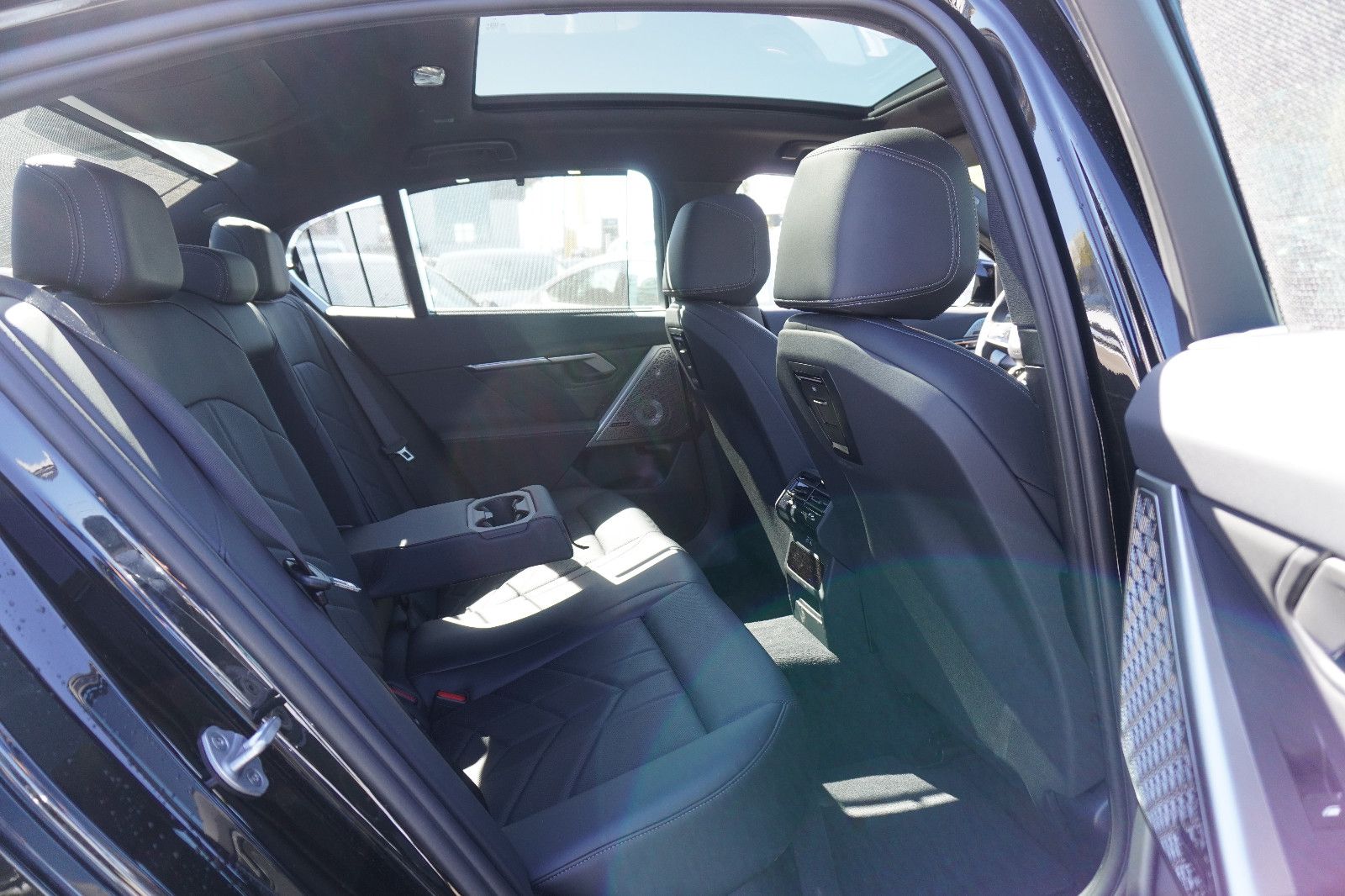 BMW i5 M60 xDrive Lim.*NAVI*LED*ACC*PANO*BW*VOLL foto 20