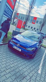 Volkswagen Golf R 2.0 TSI DSG 4MOTION - Volkswagen Golf mit Benzin-Antrieb: Kombi, 2.0