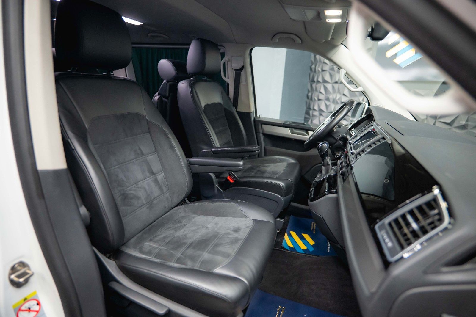 Fahrzeugabbildung Volkswagen T6 Multivan Generation Six *LED*Memory*ACC*