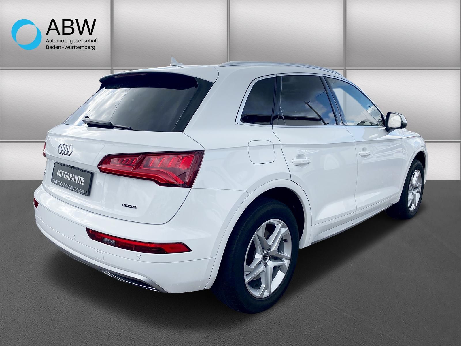 Fahrzeugabbildung Audi Q5 35 TDI quattro design 2.0 TDI EU6d-T Pano