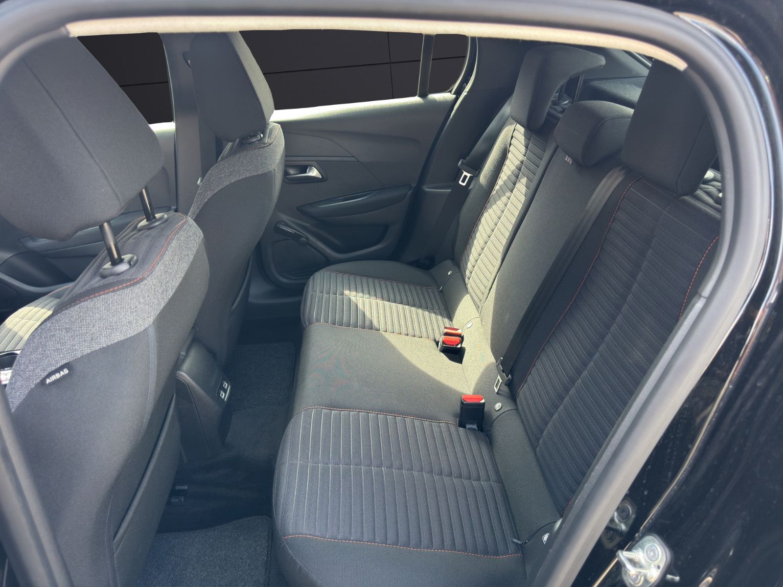 Fahrzeugabbildung Peugeot 208 e- Active/1.Hand/Dab/Shz/Klimaautomatik