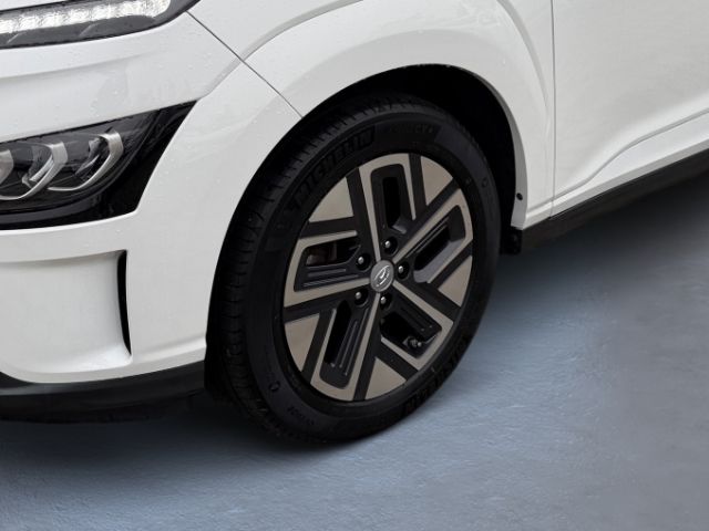 Fahrzeugabbildung Hyundai KONA Trend Elektro 2WD +KLIMA+NAVI+RFK+PDC+ACC+U