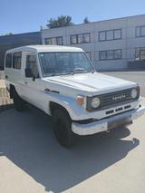 Toyota Land Cruiser J75  3500cc 4x4 - Toyota: J7