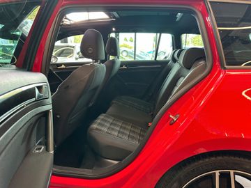 Volkswagen Golf *1.HAND*PANO*STHZ*AHK*ACC*NAV*2-ZONEN*