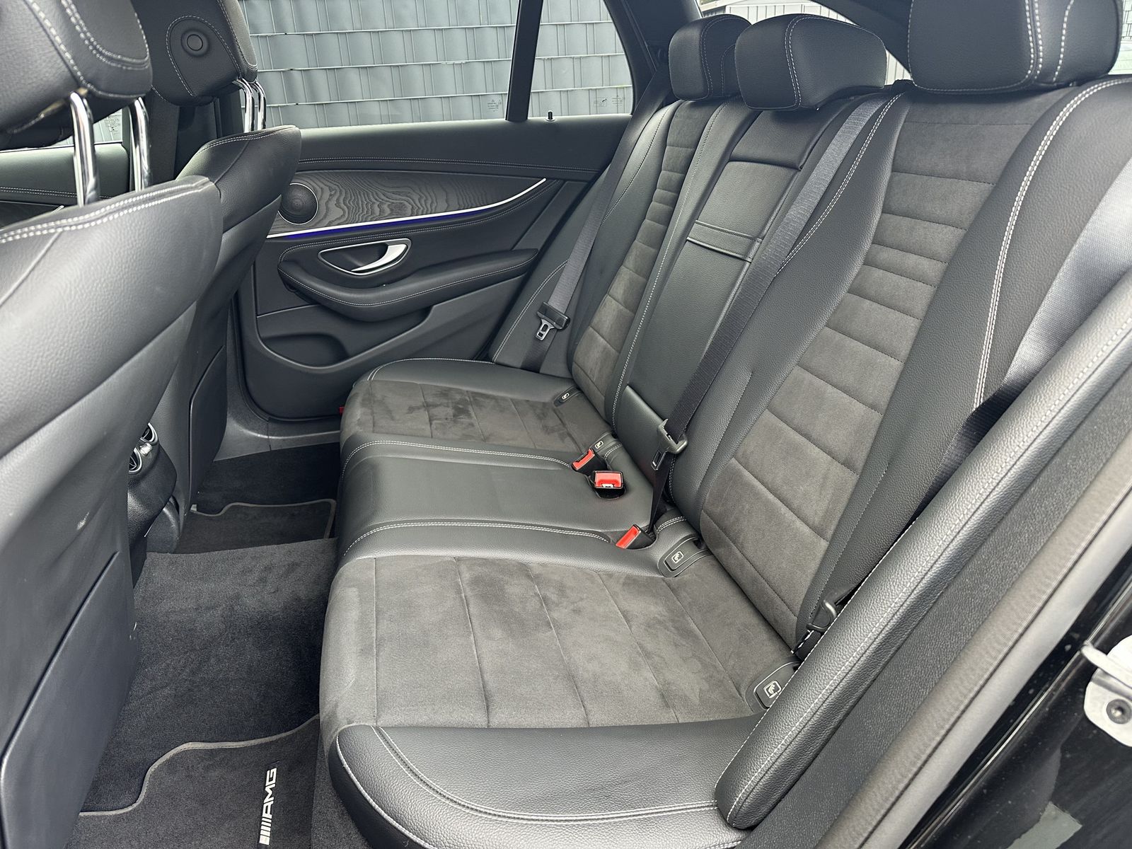 Fahrzeugabbildung Mercedes-Benz E 300d 4M T AMG-Line NAV+LED+360°+WIDESCREEN+ACC