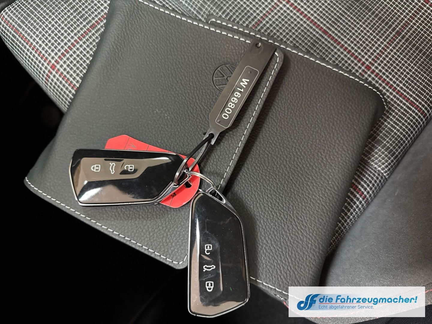 Fahrzeugabbildung Volkswagen Golf VIII GTI Navi Digitales Cockpit LED Sperrdi