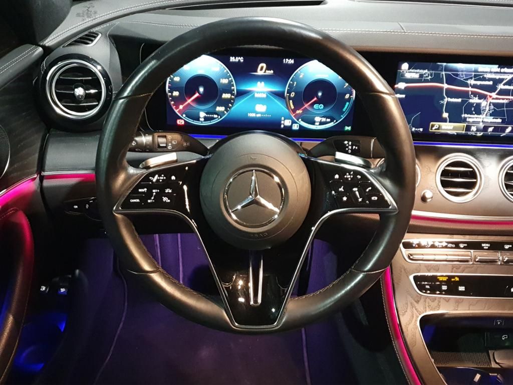 Fahrzeugabbildung Mercedes-Benz E 300 e T-Modell LED*HUD*Nav*MEMORY*Pano*PDC*360