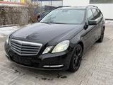 Mercedes-Benz E 250 CDI 4MATIC T B.E. AVANTGARDE Automatik - Mercedes-Benz E 250: Cdi Avantgarde