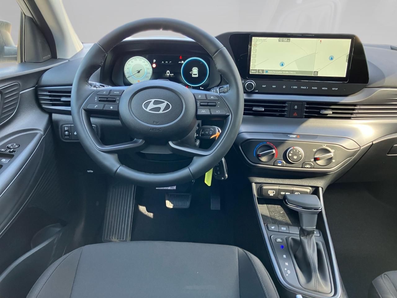 Fahrzeugabbildung Hyundai i20 TREND SHZ*LHZ*CARPLAY*NAVI*BOSE*LED