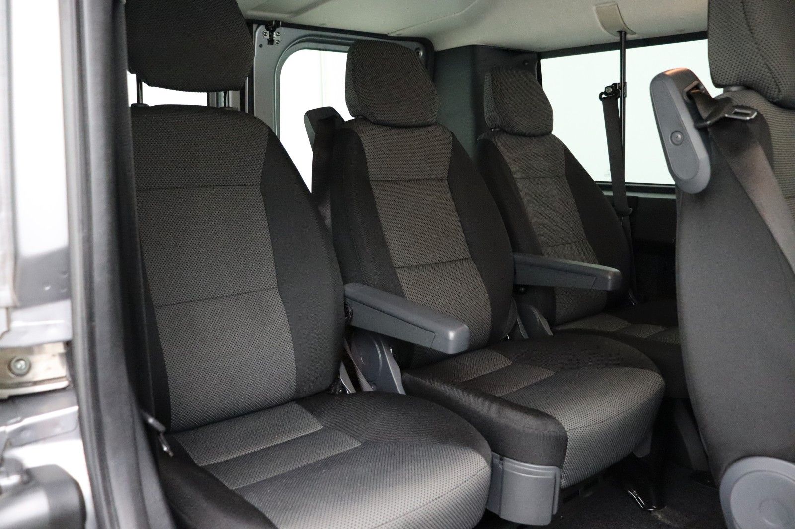 Fahrzeugabbildung Fiat Ducato 30 L1H1 2.2 Panorama - Komfort-Fahrersitz