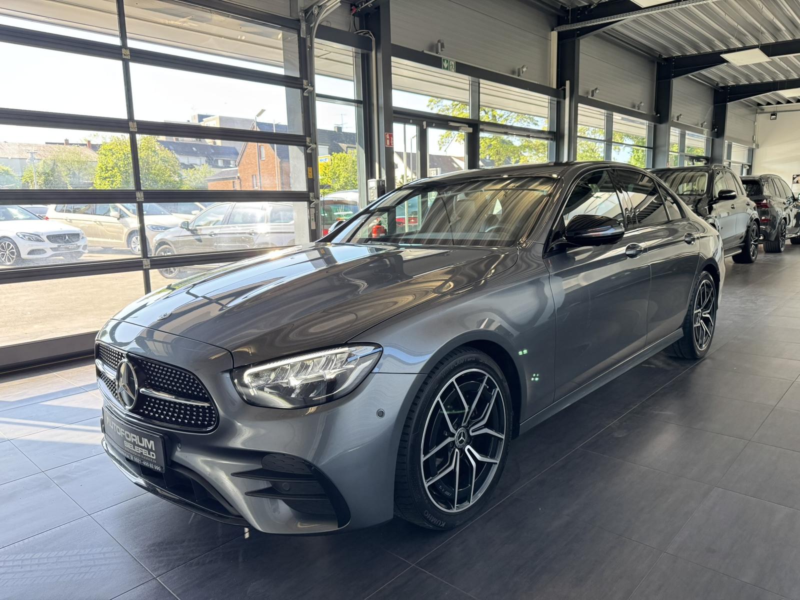 Mercedes-Benz E 220 d Amg|Night|Burmester|Memory|LED|360°|LM19