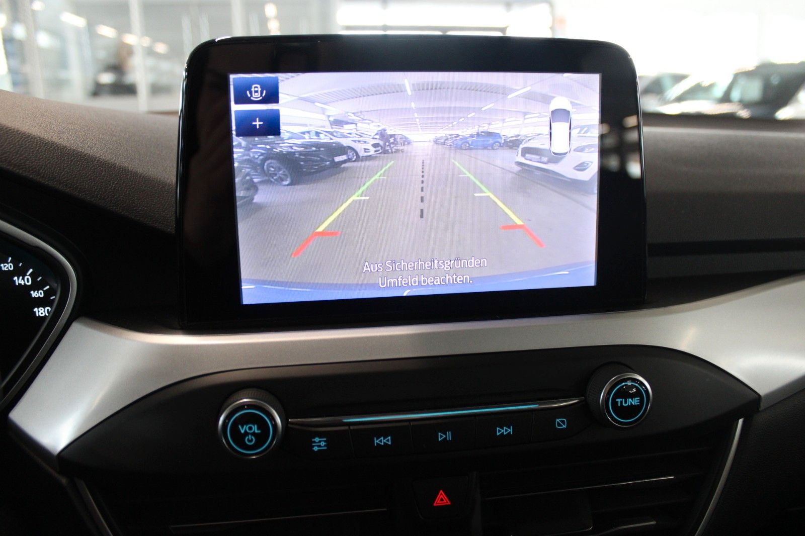 Fahrzeugabbildung Ford Focus Cool & Connect LED NAVI CAM PDC WinterPak.