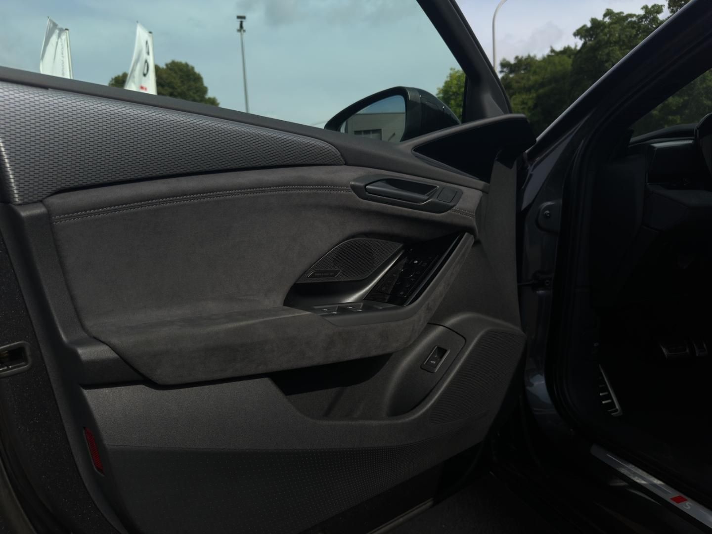 Fahrzeugabbildung Audi A6 Sportback e-tron quattro, Tech pro, Pano, AHK